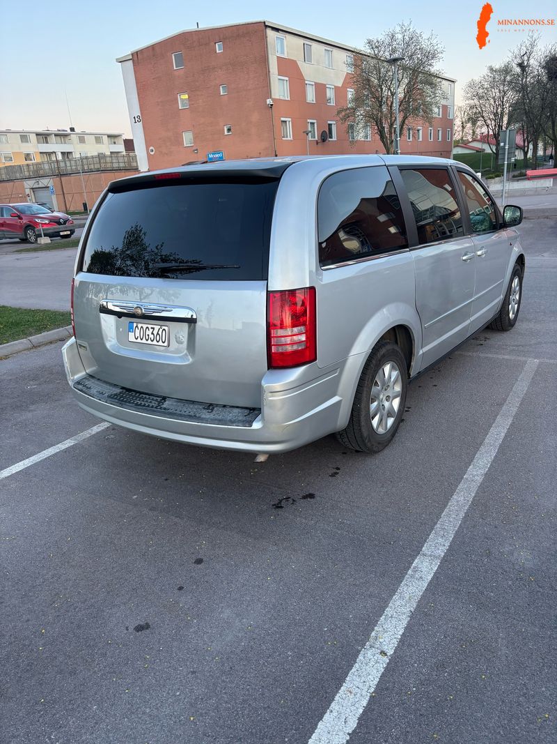 chrysler-town-country-33-v6-automatisk-175hk-2009