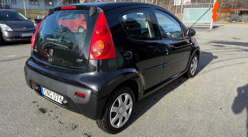 peugeot-107-5-dorrar-10-manuell-68hk-2011