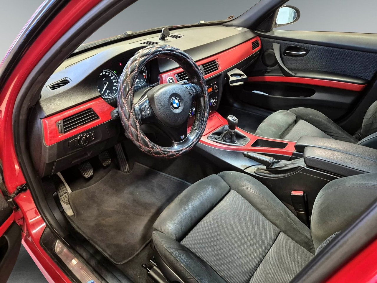 bmw-320i-sedan-manuell-170hk-2008