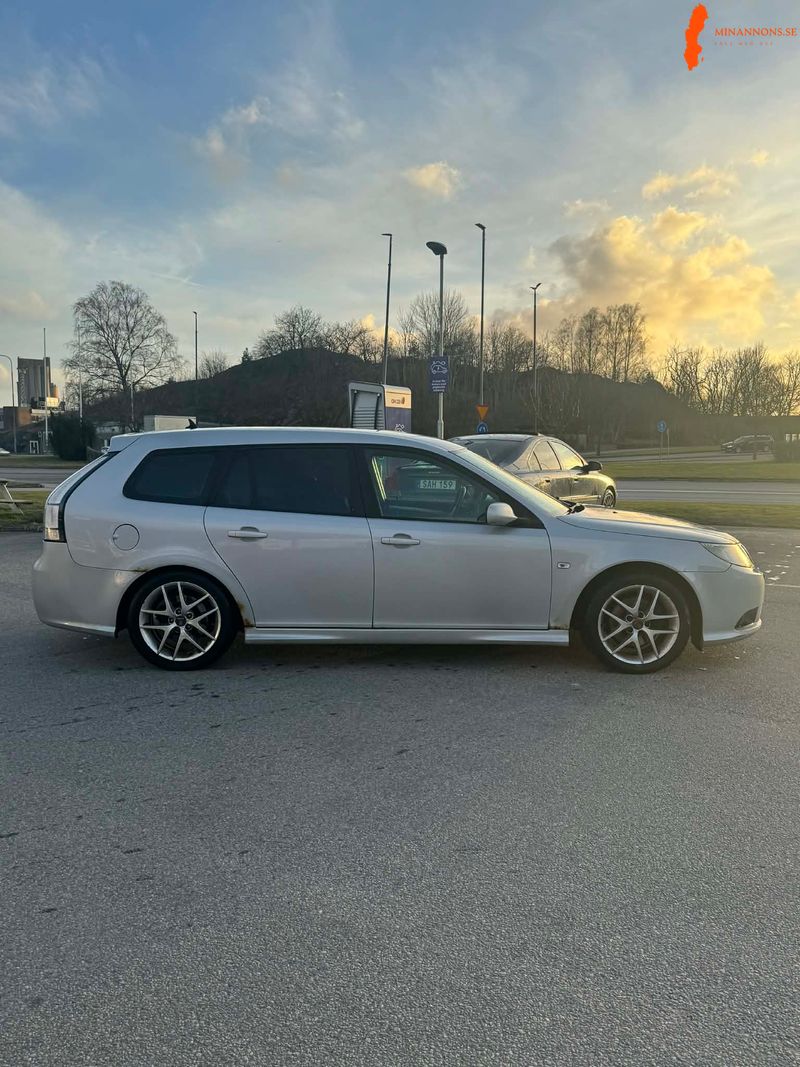 saab-9-3-vector-20t-biopower-175hk-nybesiktigad-dragkrok-sommar-vinterhjul