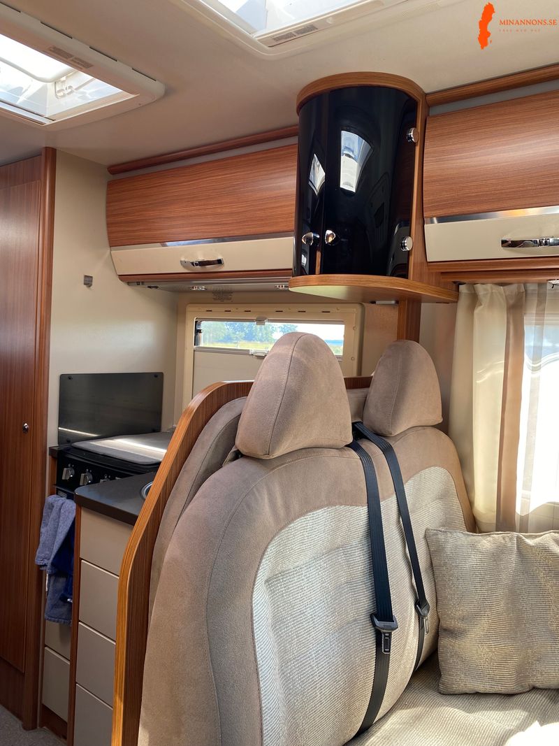 adria-coral-s670sl-2011