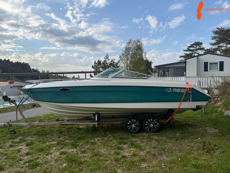 Regal Valanti 220 XL V8 – Klassisk sportbåt med härligt V8