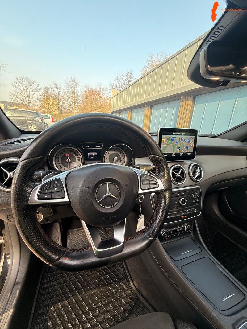 mercedes-benz-cla220-d-panorama-gps