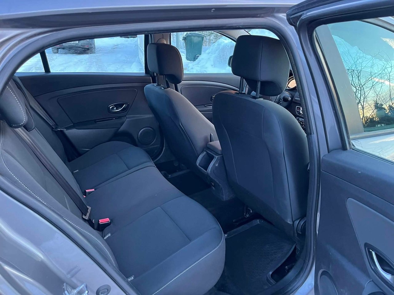 renault-megane-grandtour-15-dci