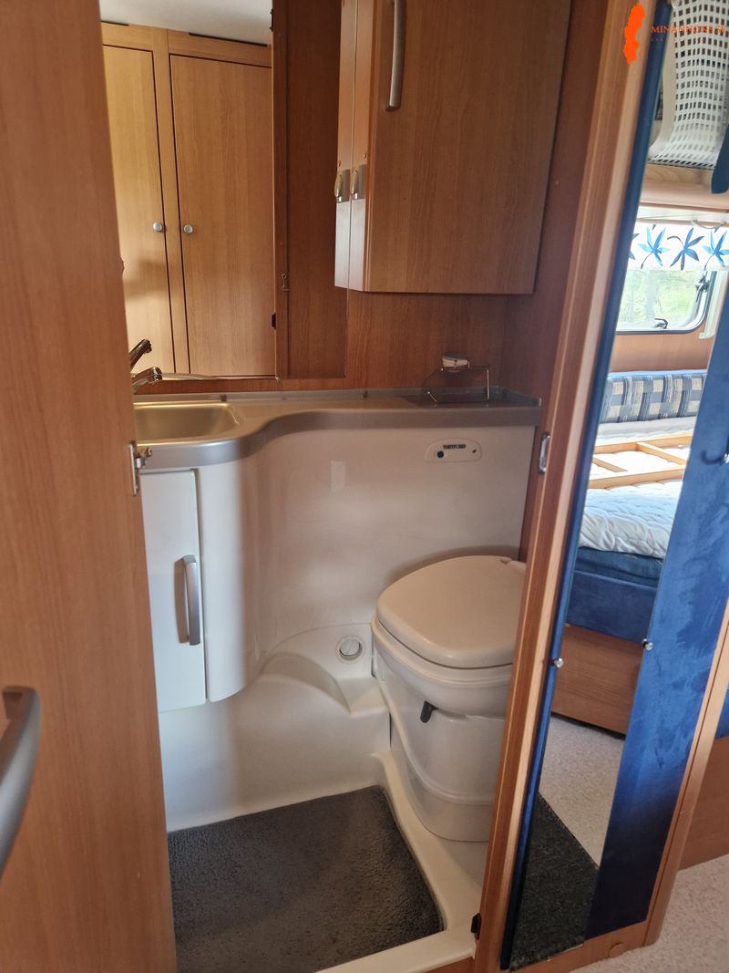 nybesiktadfukttestad-och-gastestad-knaus-sport-590-familjevagn