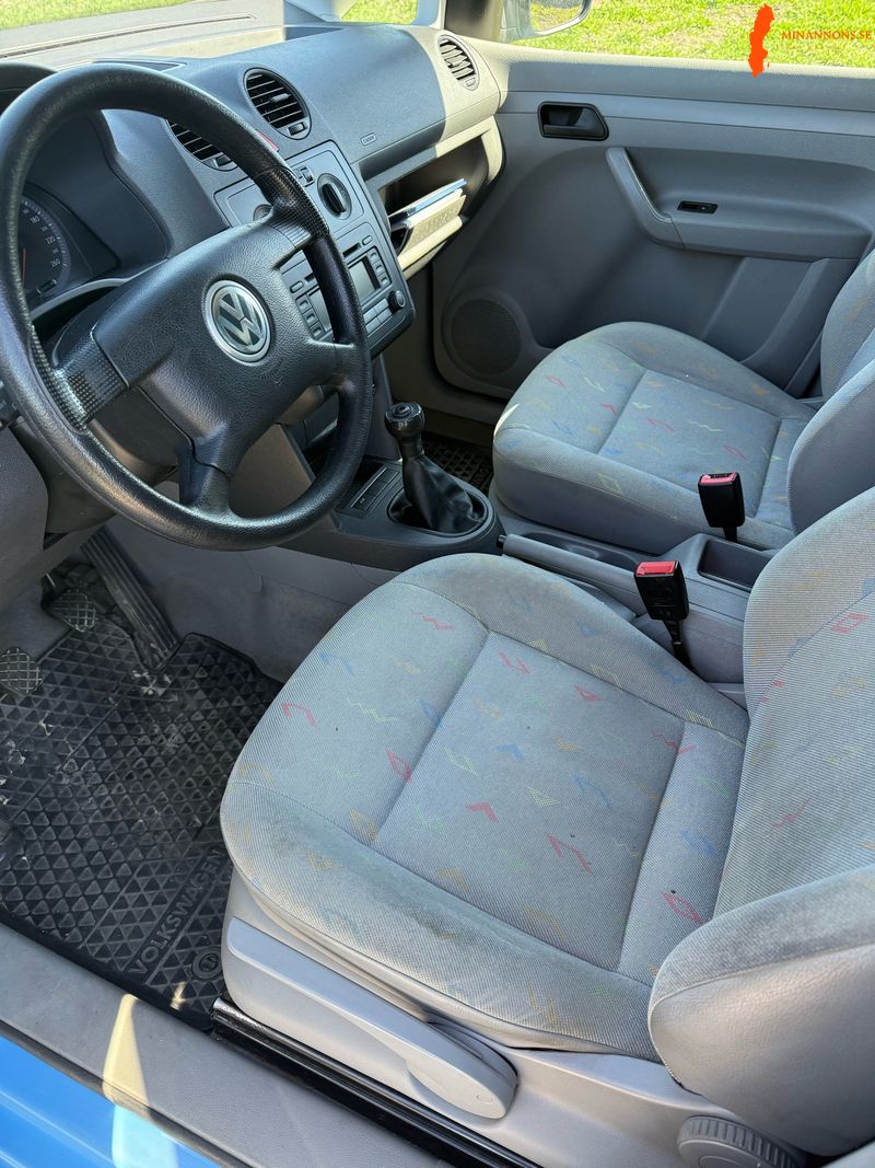 volkswagen-caddy-iii-14-75hk