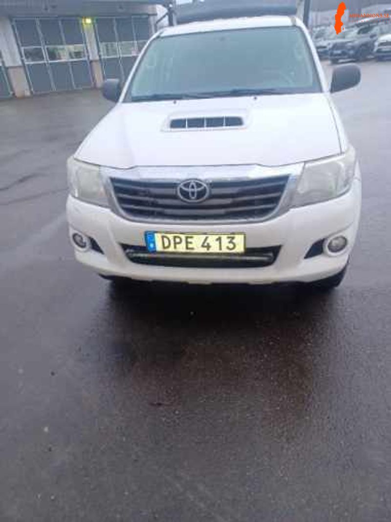 toyota-hilux-25-dcab