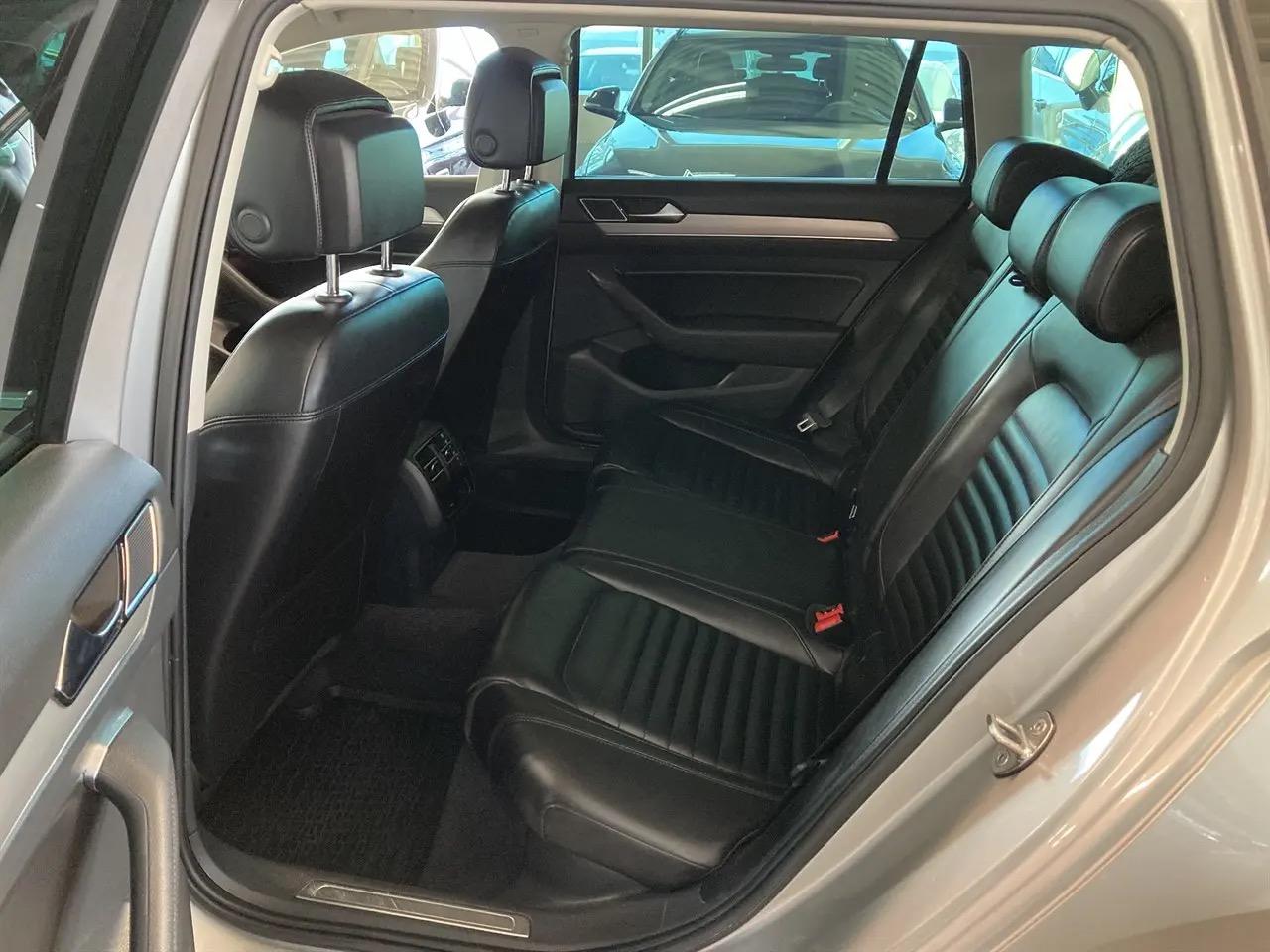 volkswagen-passat-sportscombi-20-tdi-dpf-scr-bmt-4motion-dsg-sekventiell