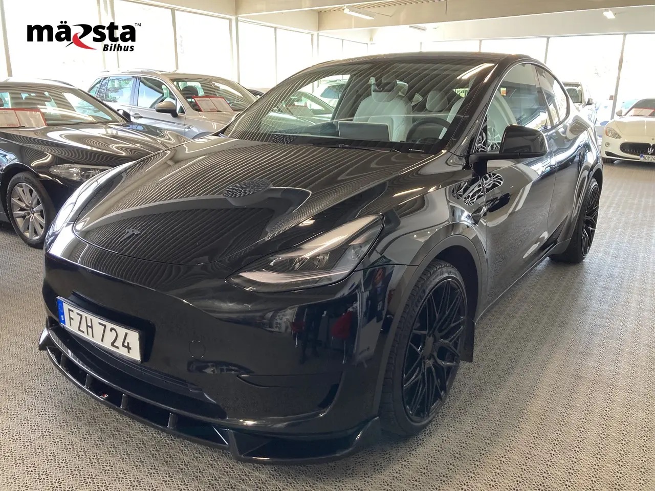 tesla-model-y-standard-range-rwd