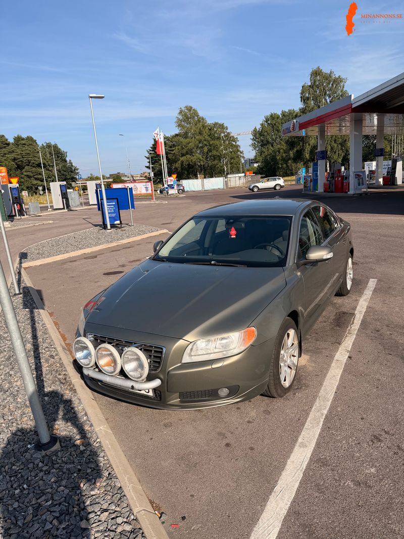 volvo-s80