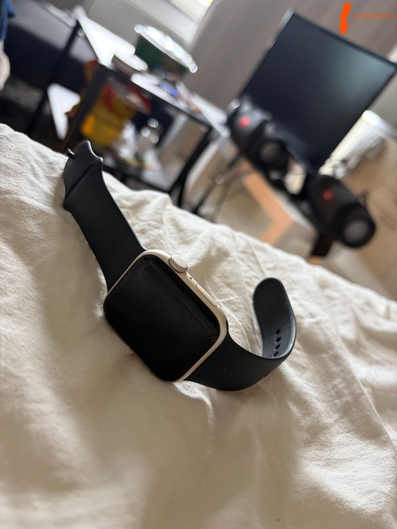 apple-watch-se-44mm