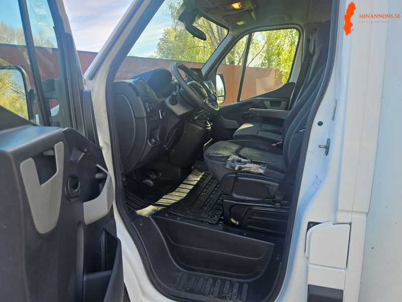 nissan-nv400