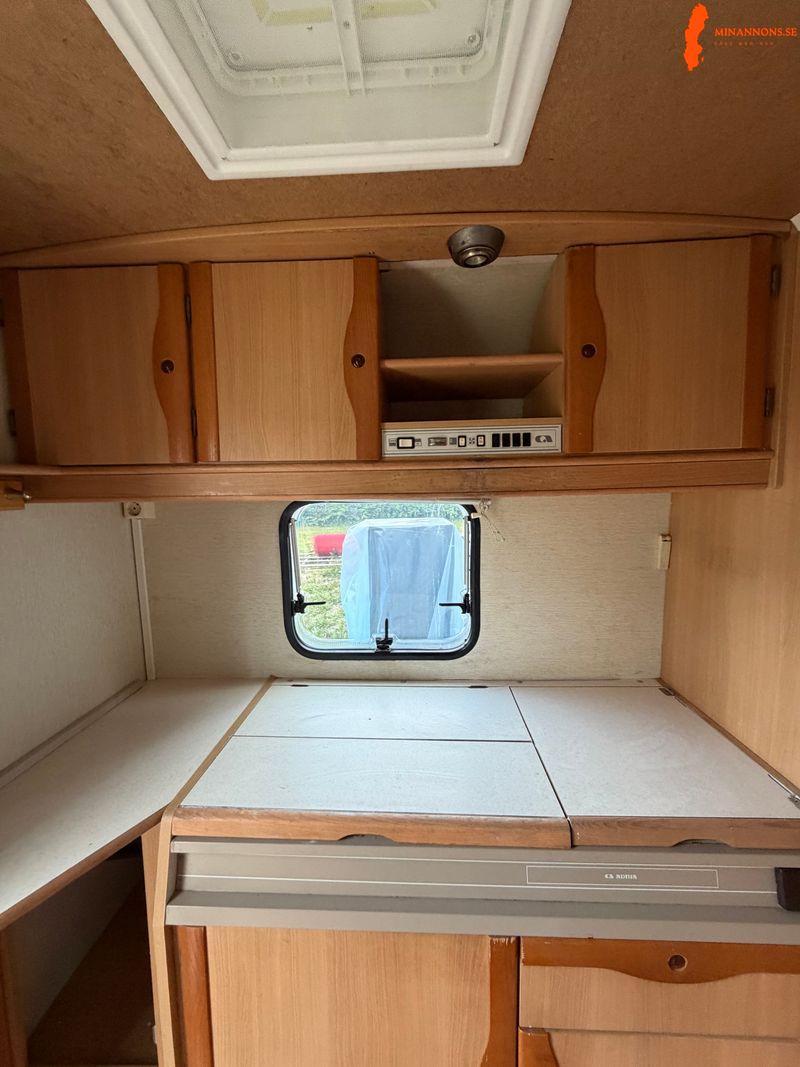 adria-unika-b-502