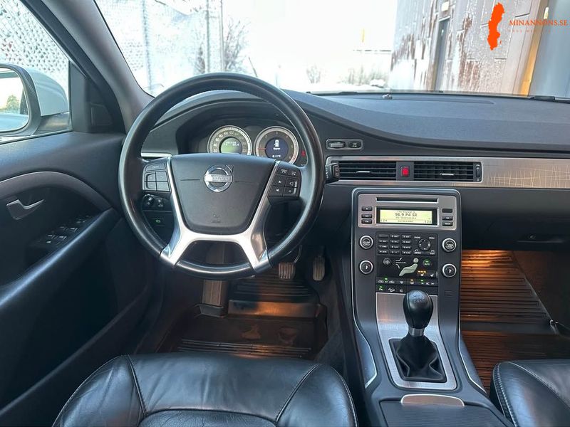 volvo-xc70-d3-awd-manuell-163hk-2011