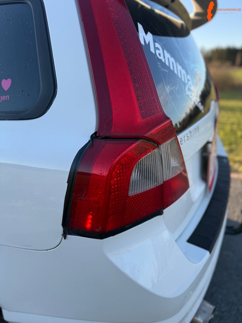 a-traktor-volvo-v-70-fas-2-bud