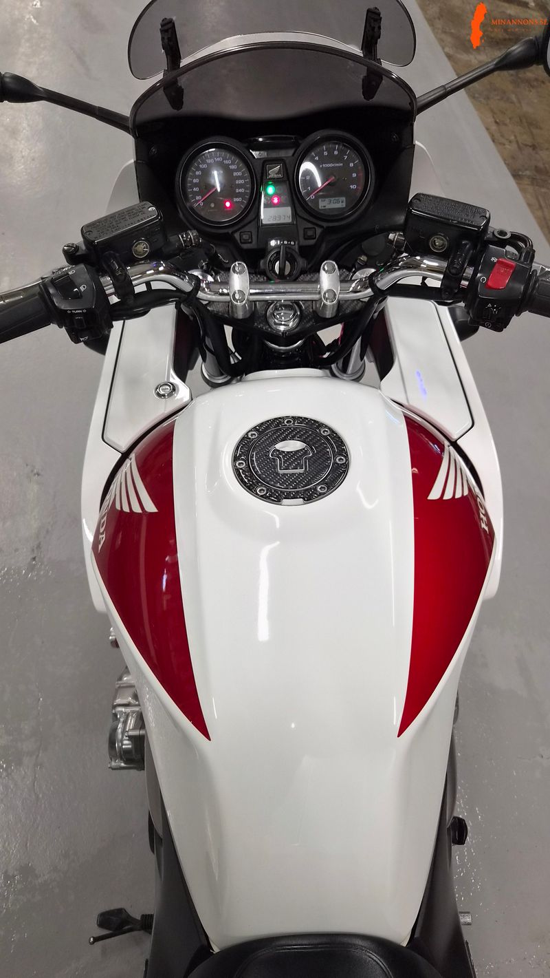 honda-cb1300-2005-endast-2897-mil-nyservad-toppskick