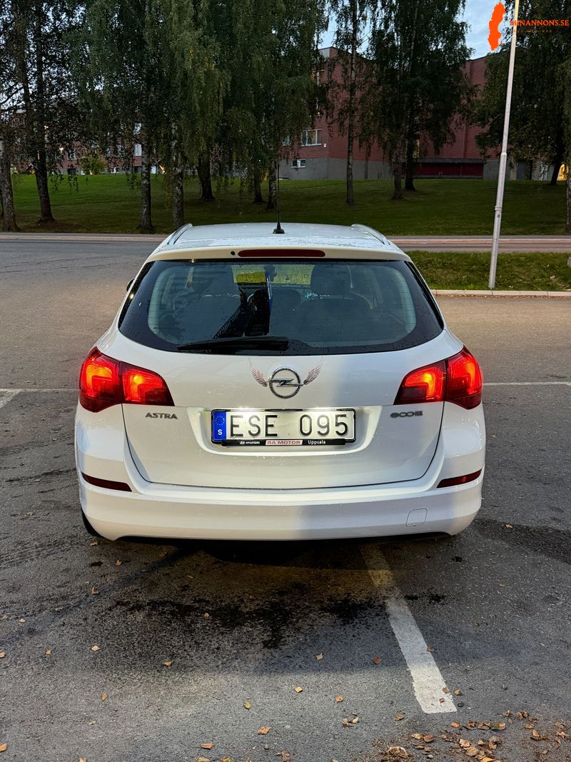 opel-astra-sports-tourer-17-cdti-ecoflex