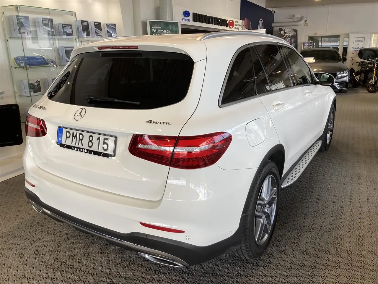 mercedes-benz-glc-220-d-4matic-9g-tronic