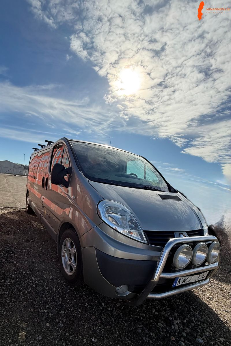 renault-trafic-skapbil-29t-25-dci-quickshift-146hk