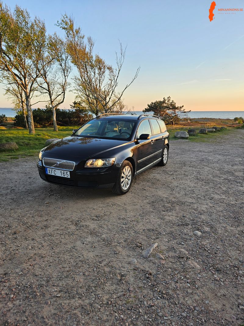 volvo-v50-24i-nybesiktad-och-nyservad