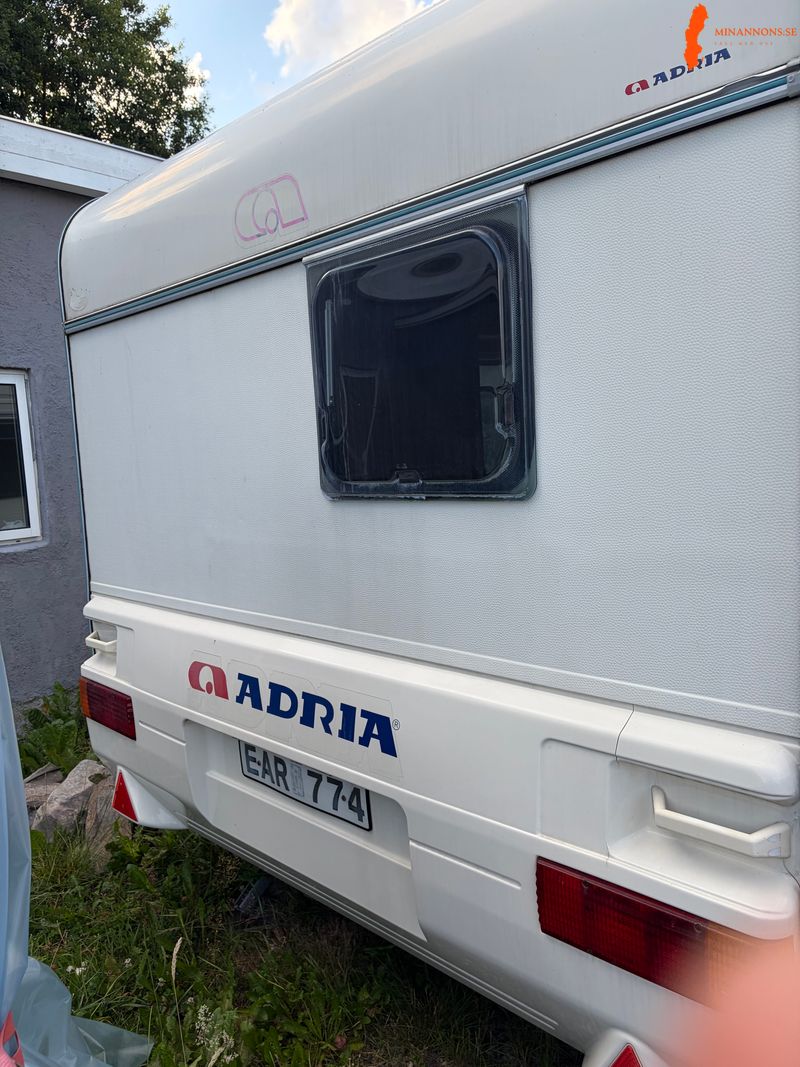 adria-unica-502-1997-besiktigad-till-2028-fortalt-golvvarme-22