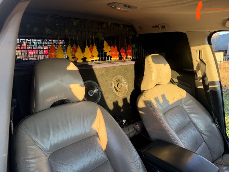 a-traktor-volvo-v-70-fas-2-bud