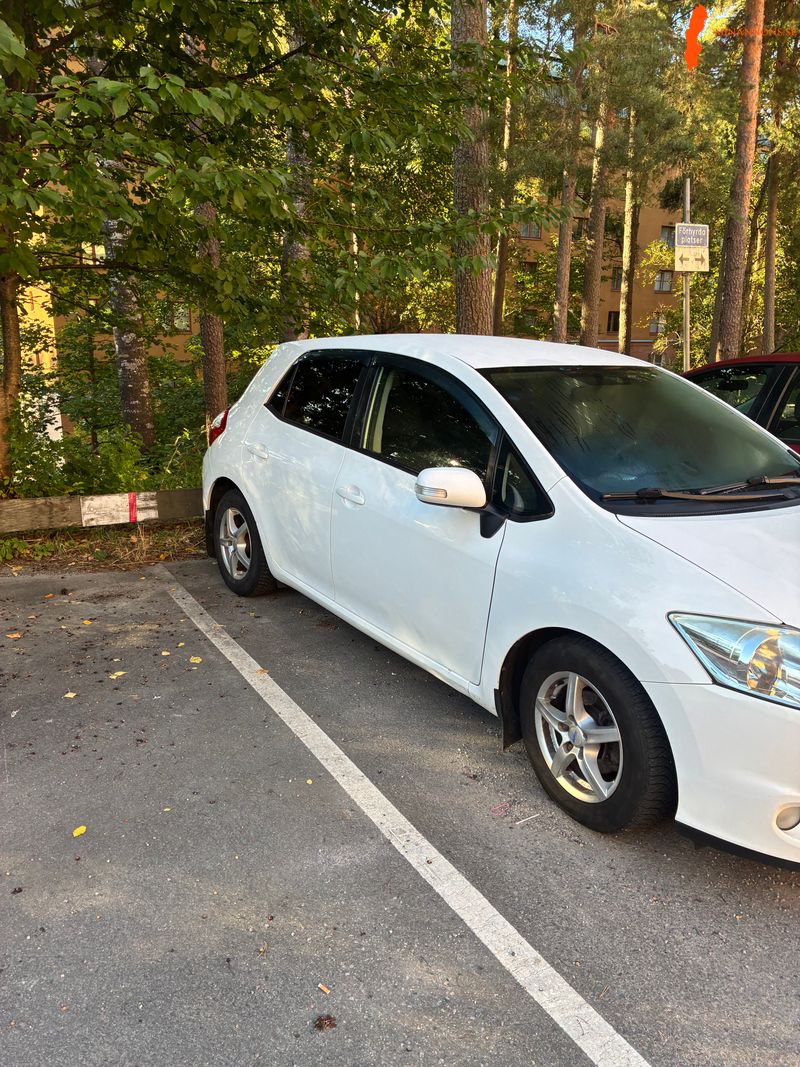 toyota-toyota-auris-14-d-4d-fwd