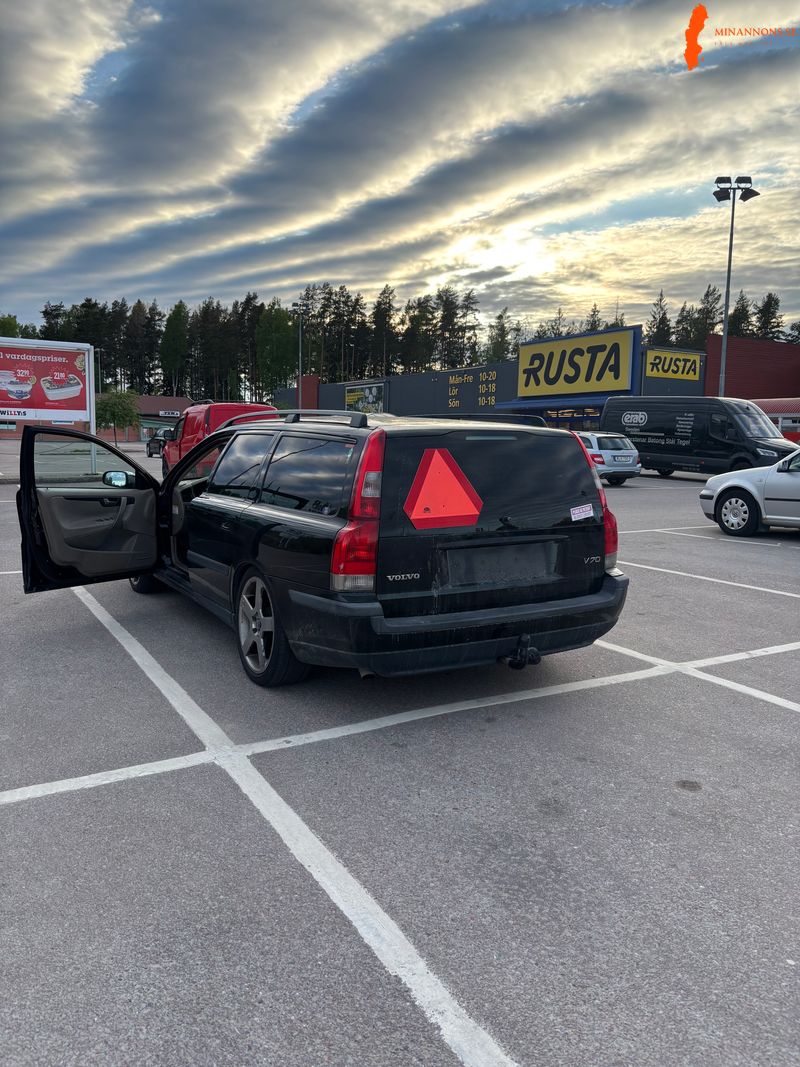 volvo-v70n-2003