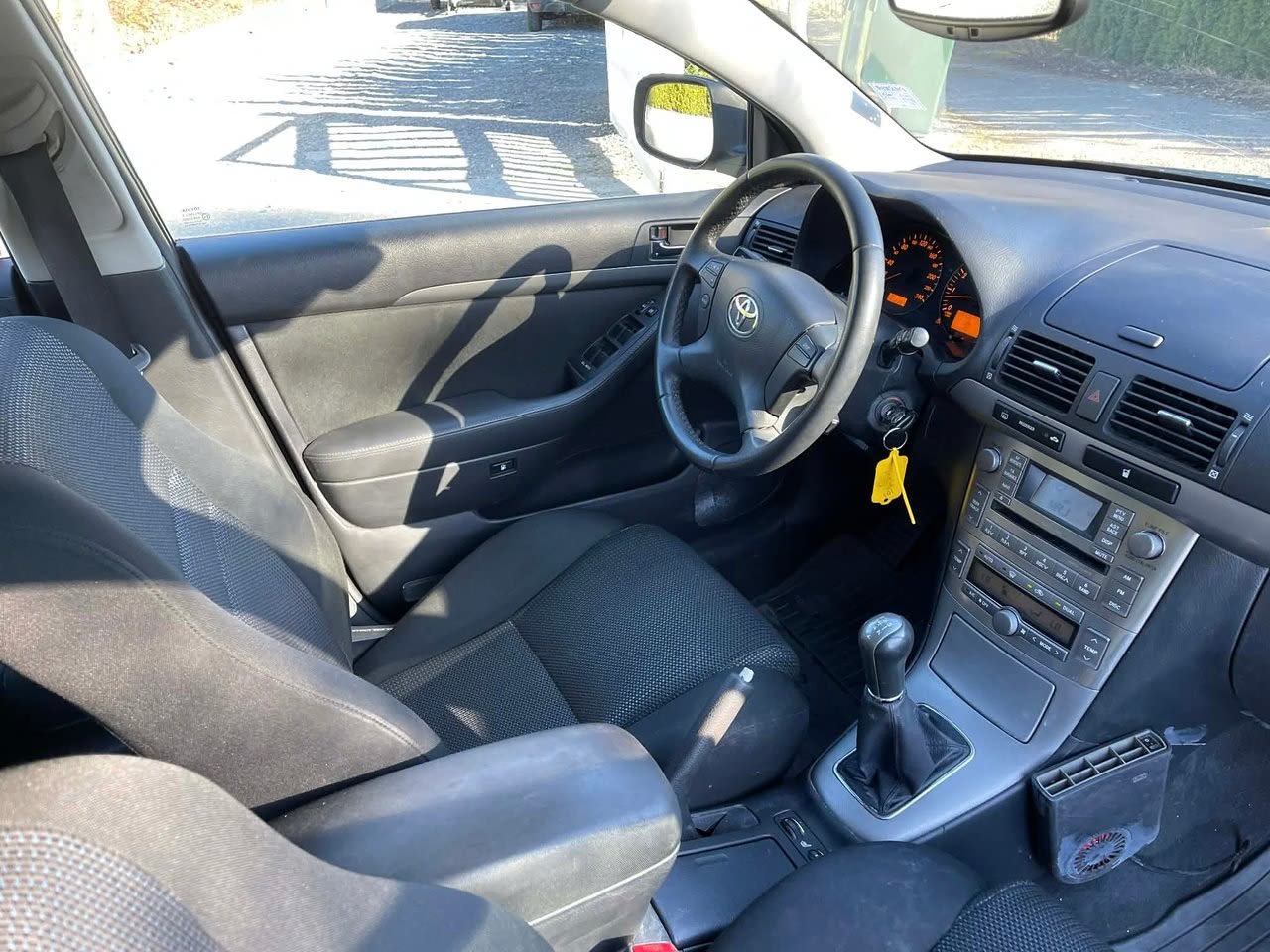 toyota-avensis-kombi-20-d-4-vvt-i