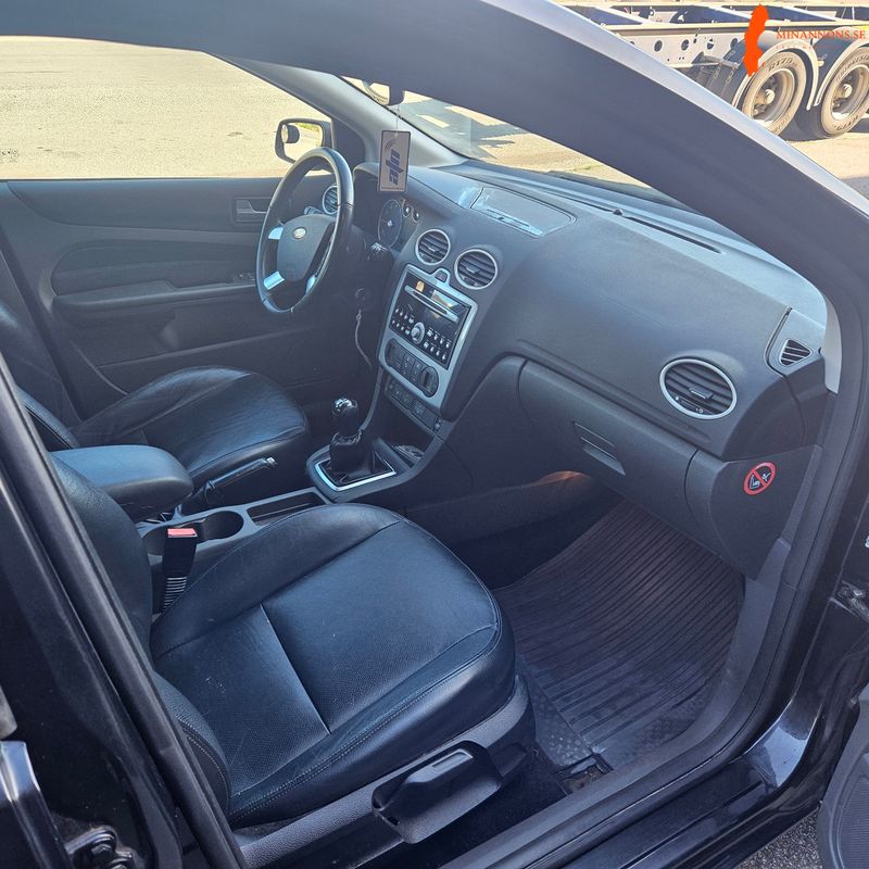 ford-focus-ghia-18-flexifuel