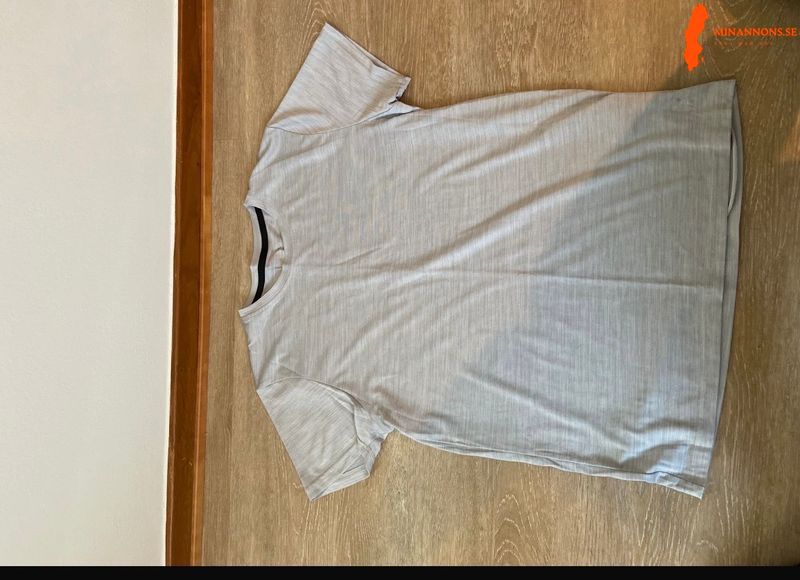 hm-ljusgra-t-shirt-storlek-170-50-kr