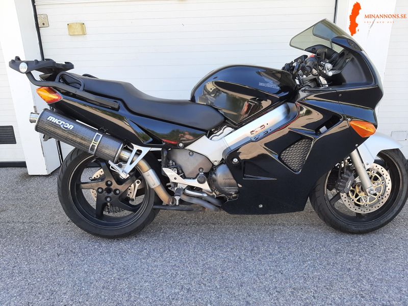 honda-vfr800-98