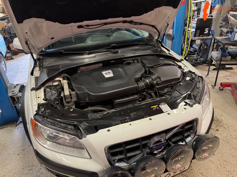 volvo-xc70-ii-d5-24-aut-awd