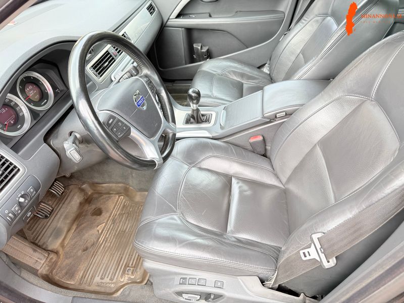 volvo-v70-ii-d5-24-fwd