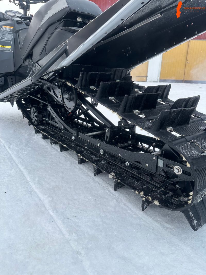 arctic-cat-m8000-2019