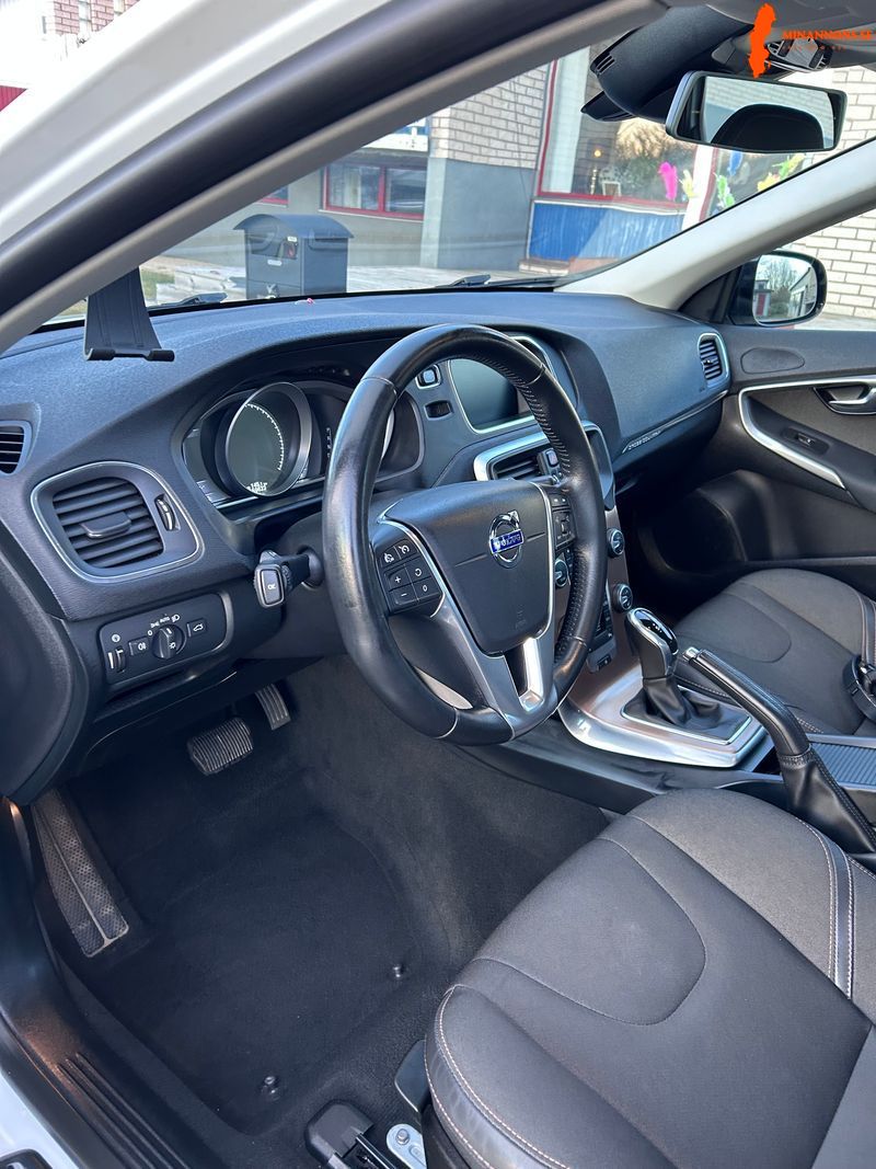 volvo-v40-cross-country-d2-20-fwd