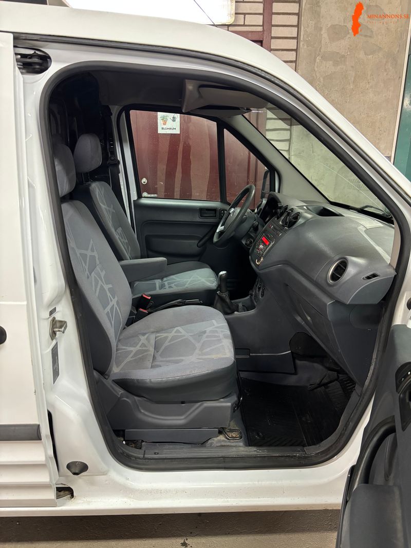 ford-transit-connect-t220-18tdci-90hk-dragkrok-2011