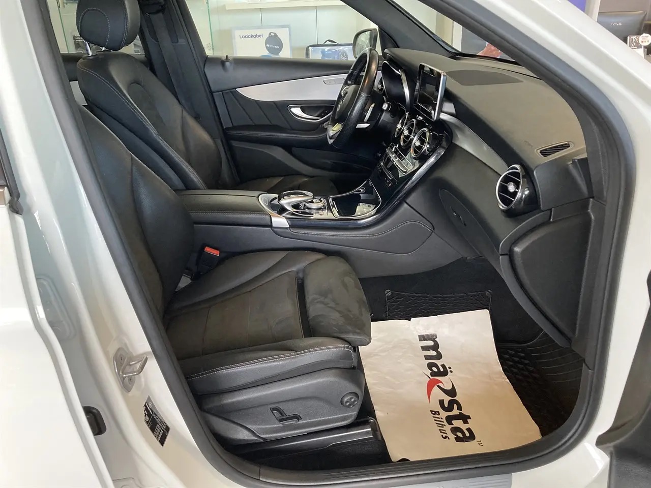 mercedes-benz-glc-220-d-4matic-9g-tronic