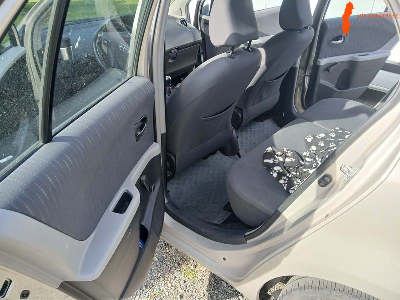 toyota-toyota-yaris-133-vvt-i-fwd