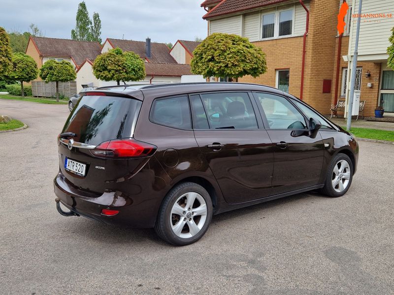 opel-zafira-tourer-16-cng