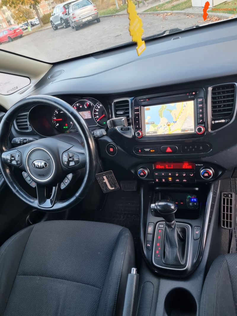 kia-carens-17-crdi-fwd