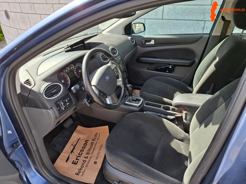 ford-focus-20-ghia-kombi-06-automat
