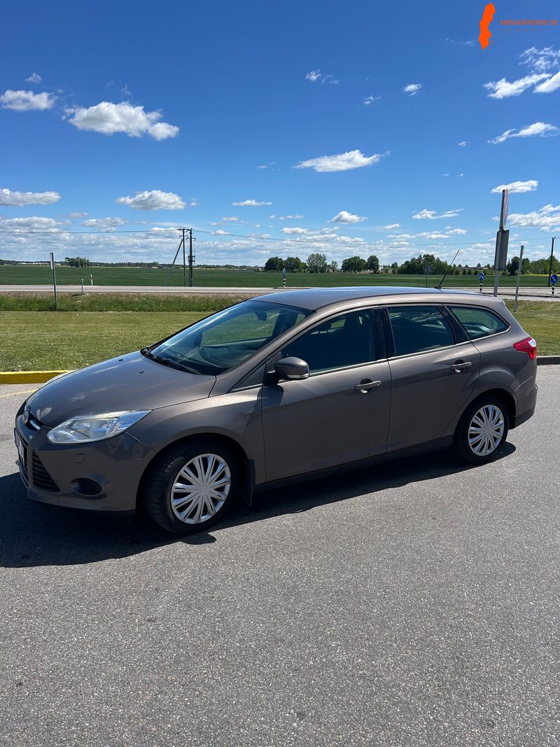 ford-focus-10t-ecoboost-fwd