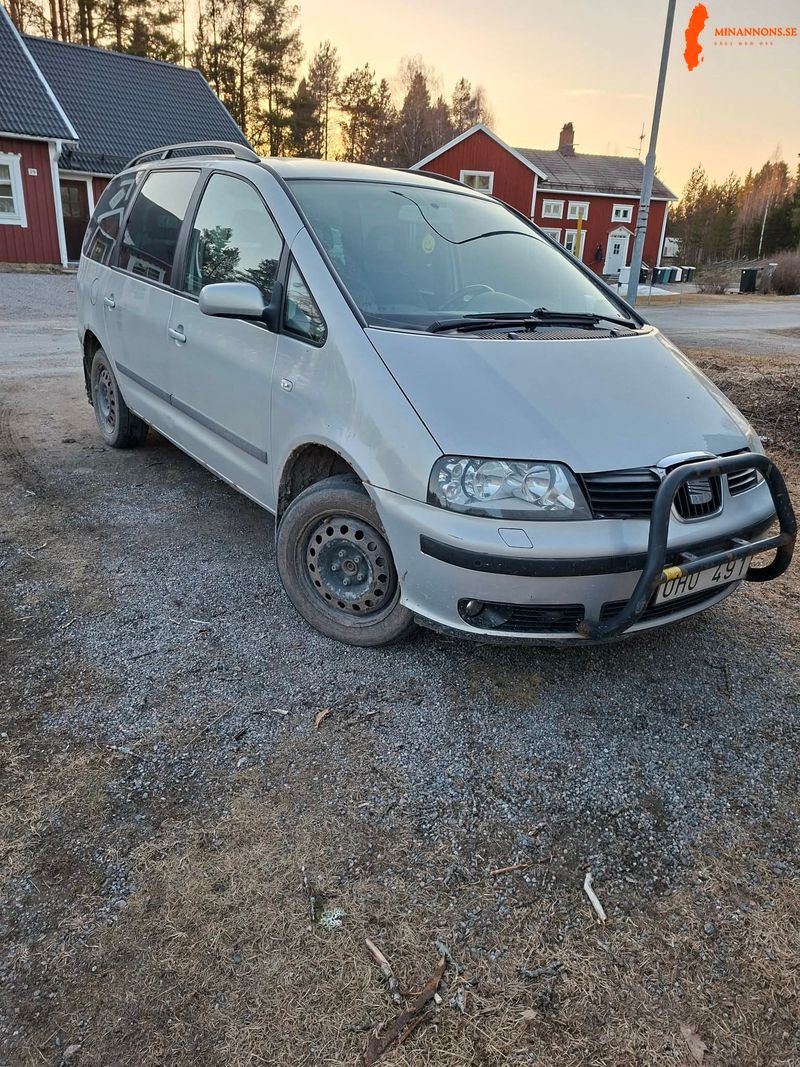 seat-alhambra-19-tdi-si-2003-en-billig-bil-att-underhalla-for-familje