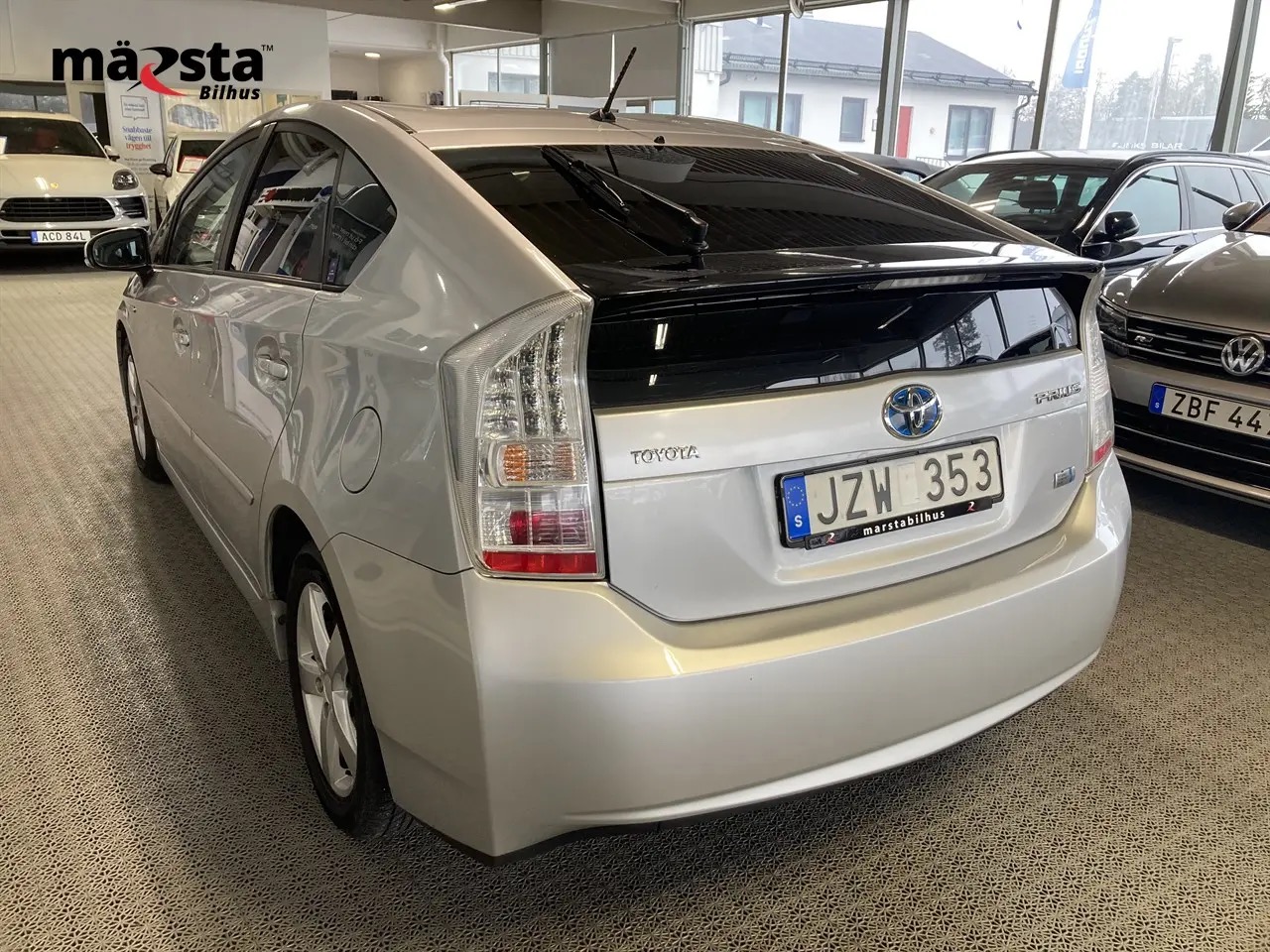 toyota-prius-hybrid-cvt