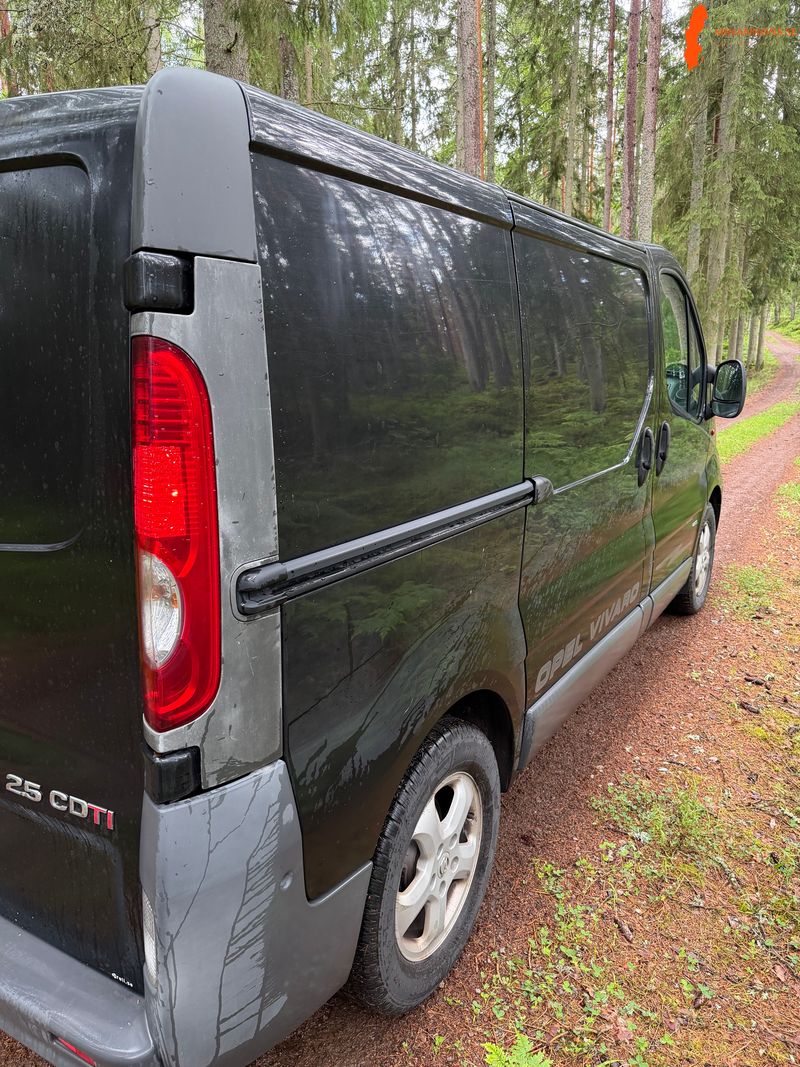 opel-vivaro-25dcti