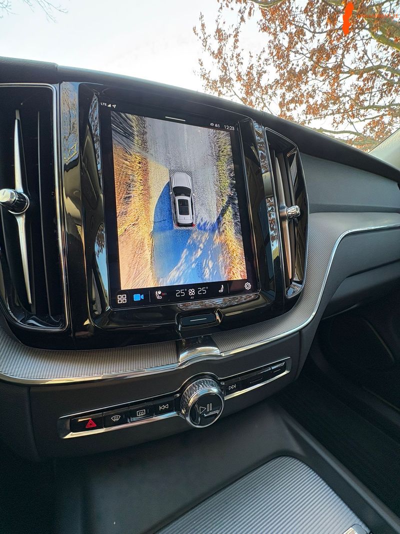 volvo-xc60-t6-20-recharge-awd-phev-b-e5e10