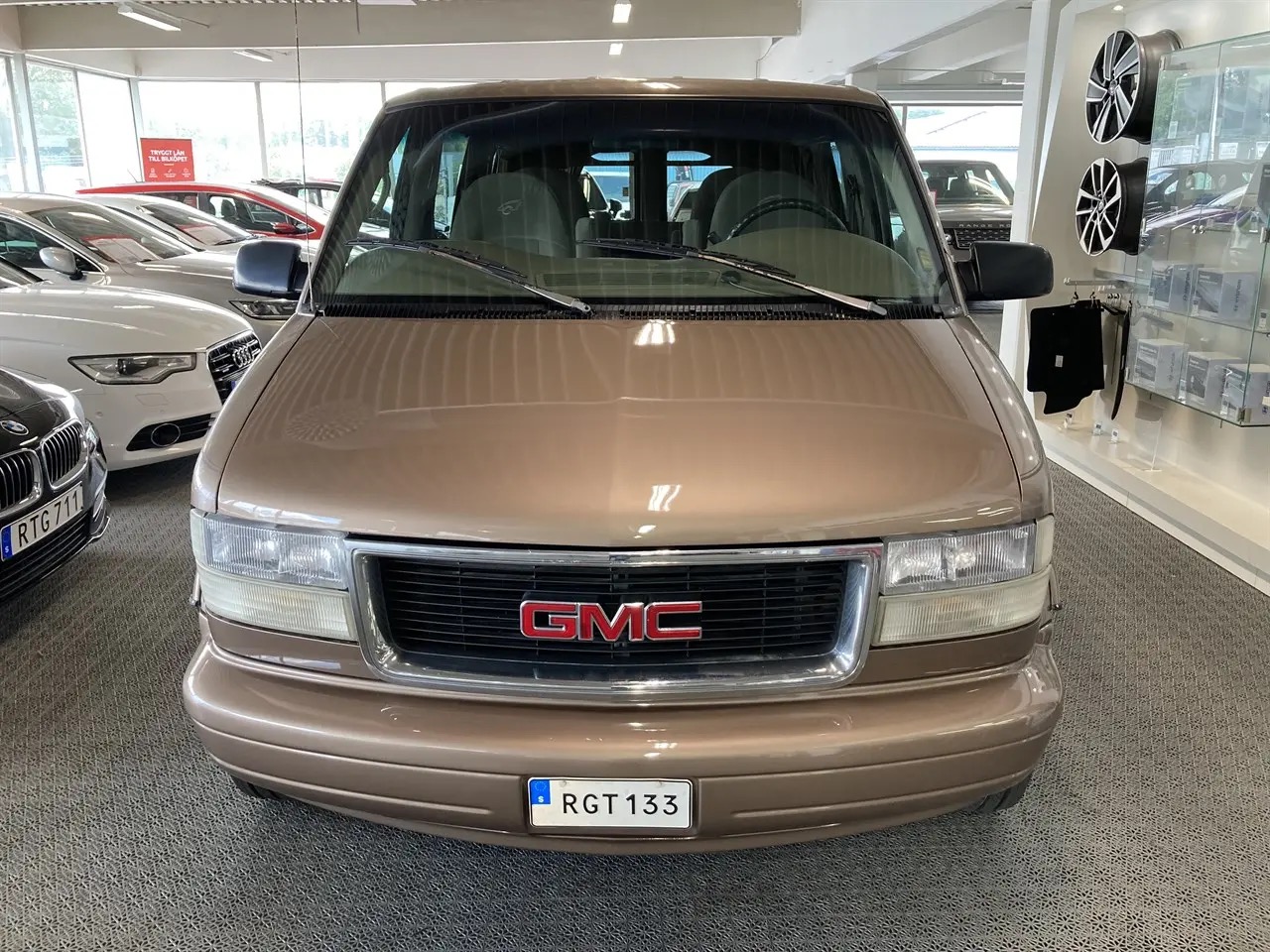 gmc-safari-conversion-van-43-v6-hydra-matic