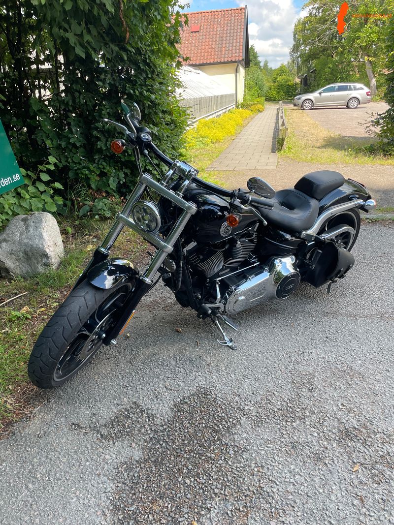 harley-davidson-breakout