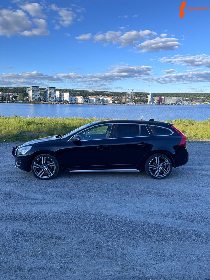 volvo-v60-d4-awd-momentum